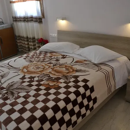 Geroulis Stefanos Studios *